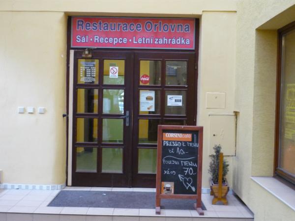 Vchod do Restaurace Orlovna
